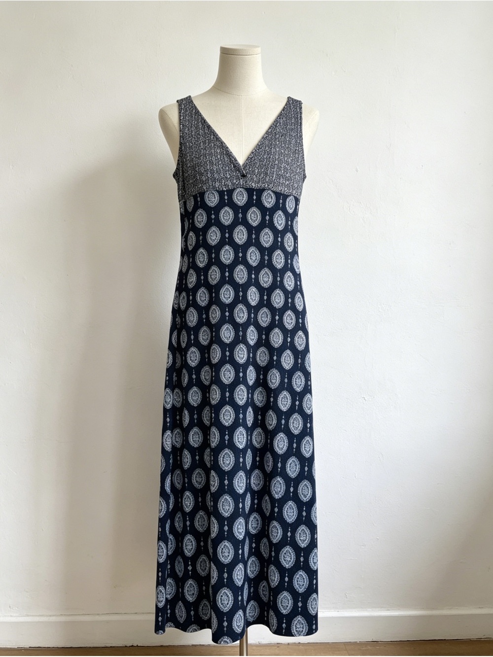 BNWOT Jones New York Boho Flowy Bohemian Navy V-Neck Maxi Sleeveless Dress